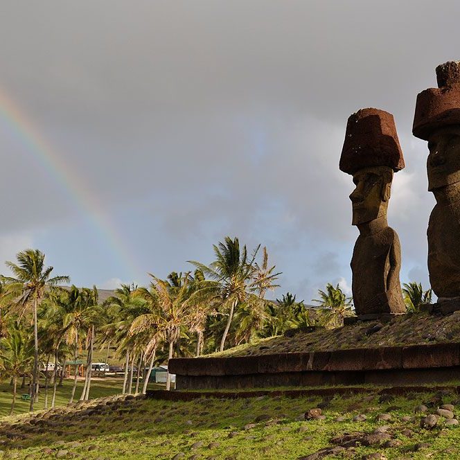 06 Rainbow Moai