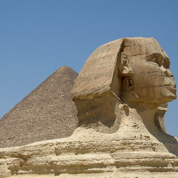 The Great Pyramid & Sphinx, Cairo, Egypt by RussellHarryLee is licensed under CC BY-SA 2.0