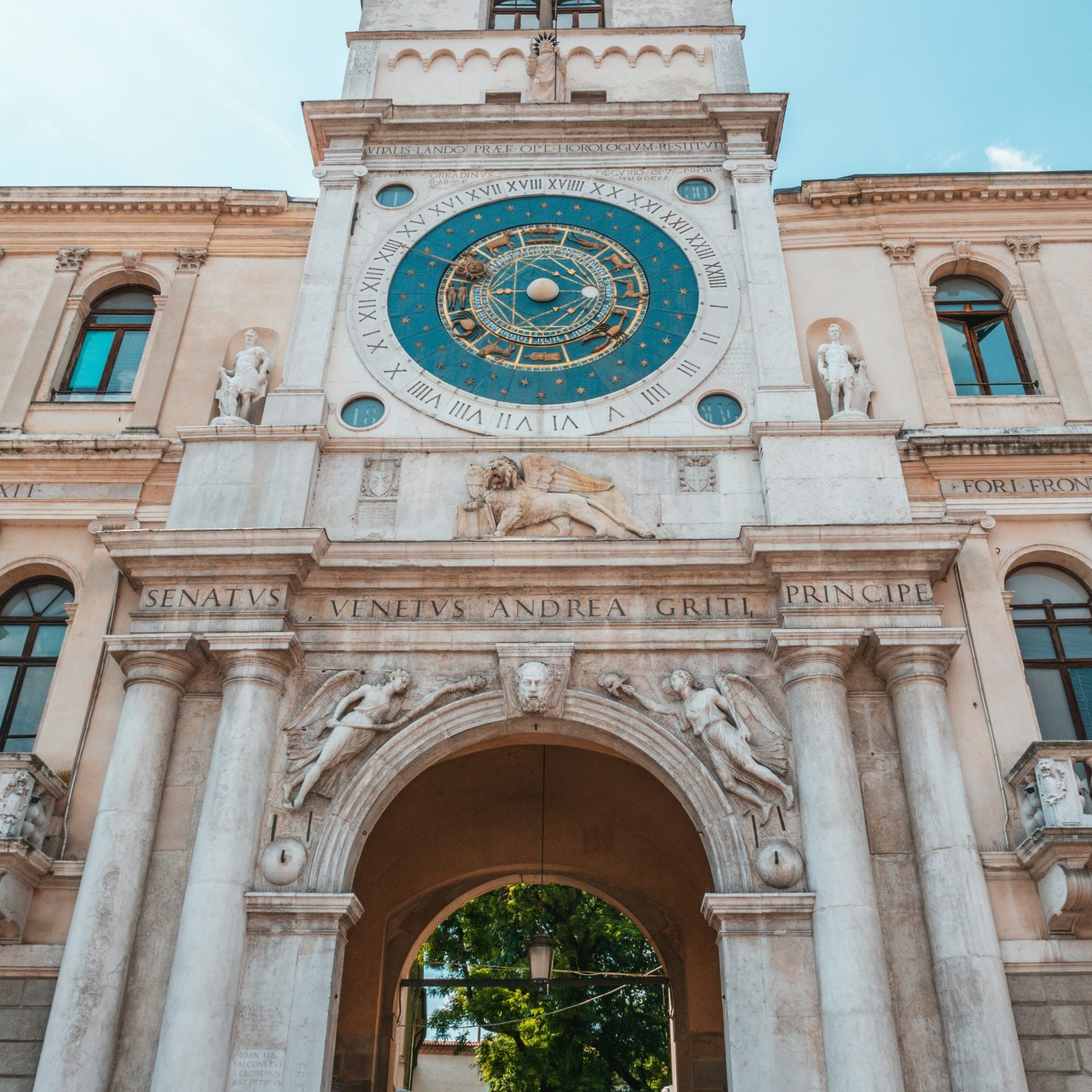 astronomical clock, Padua Clovis Wood Esjwrol3 70 Unsplash