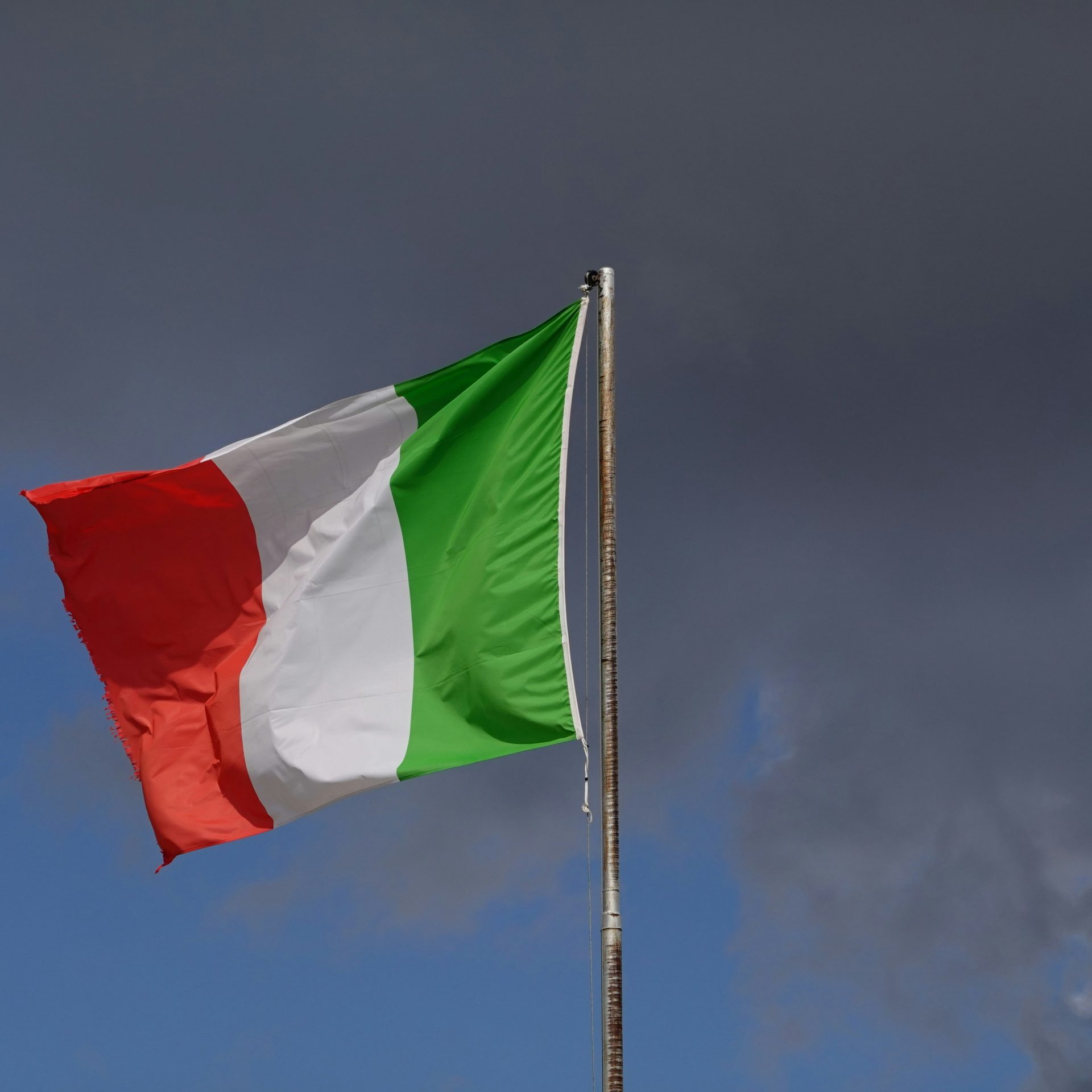 Italian flag Dario Morandotti L7mopxew3hs Unsplash